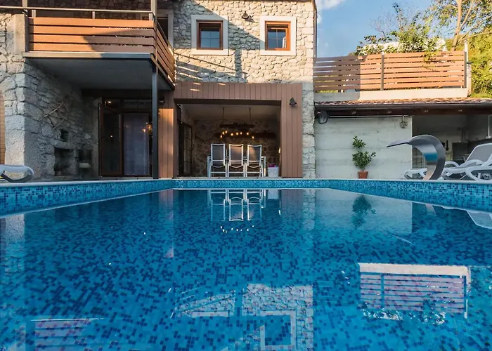 Luxury With Pool, Large Garden In The Countryside - By Traveler Tourist Agency Krk- Id 2204 Villa *