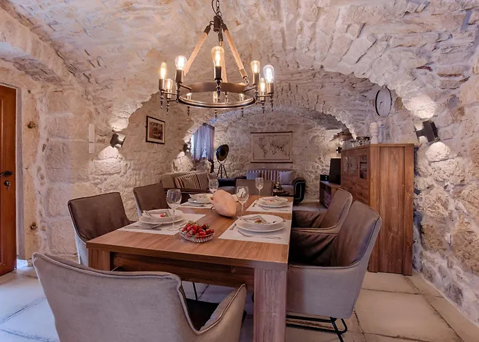 Villa Luxury With Pool, Large Garden In The Countryside - By Traveler Tourist Agency Krk- Id 2204