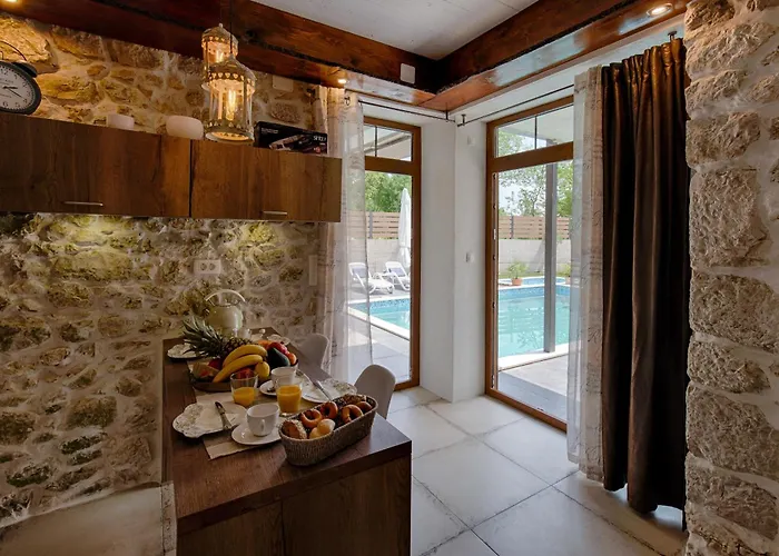Luxury With Pool, Large Garden In The Countryside - By Traveler Tourist Agency Krk- Id 2204 Villa Tribalj (Primorsko-Goranska)