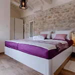 Luxury With Pool, Large Garden In The Countryside - By Traveler Tourist Agency Krk- Id 2204