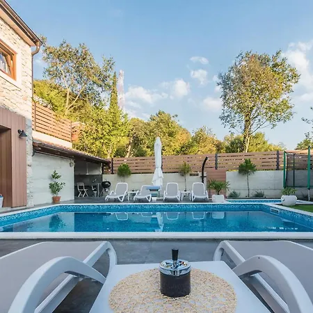 Villa Luxury With Pool, Large Garden In The Countryside - By Traveler Tourist Agency Krk- Id 2204