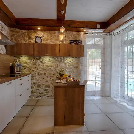 Luxury With Pool, Large Garden In The Countryside - By Traveler Tourist Agency Krk- Id 2204 Villa