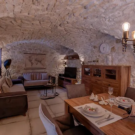 Villa Luxury With Pool, Large Garden In The Countryside - By Traveler Tourist Agency Krk- Id 2204 *