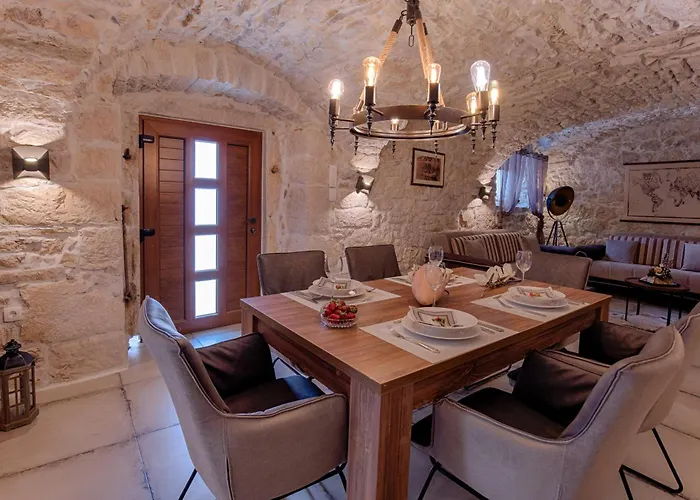 Luxury With Pool, Large Garden In The Countryside - By Traveler Tourist Agency Krk- Id 2204 Villa