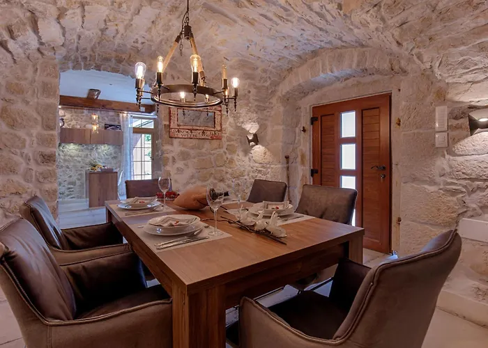 Luxury With Pool, Large Garden In The Countryside - By Traveler Tourist Agency Krk- Id 2204 Villa *